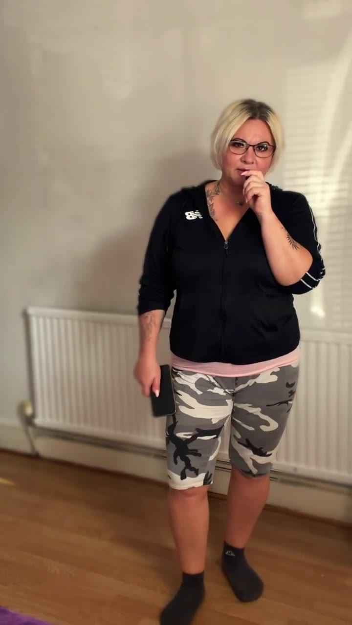Fashion UGC video, outfit try-on